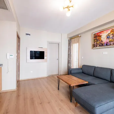 Lavin Apartment *